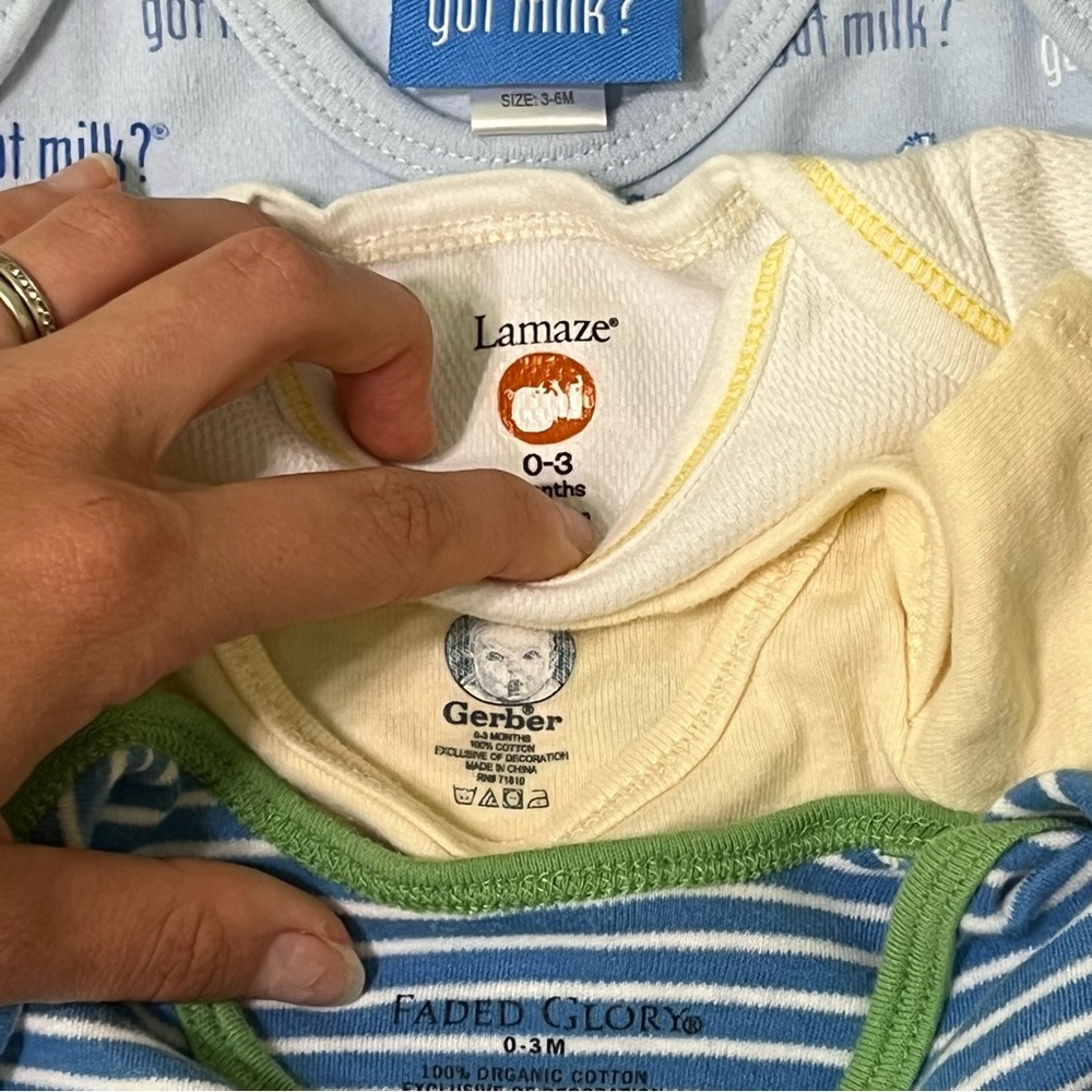 Vintage 90s baby boy clothing bundle 100% cotton 0-3 months set, bibs, & onesies - Picture 5 of 15